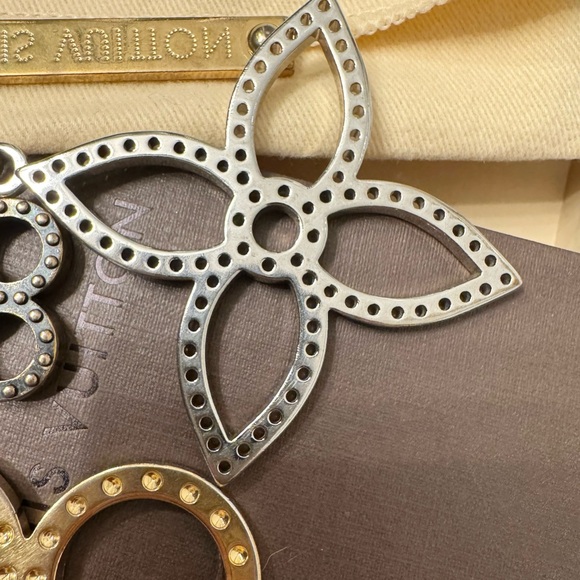 LOUIS VUITTON Metal Tapag Bag Charm/ Keychain, Full Inclusion - Picture 6 of 7